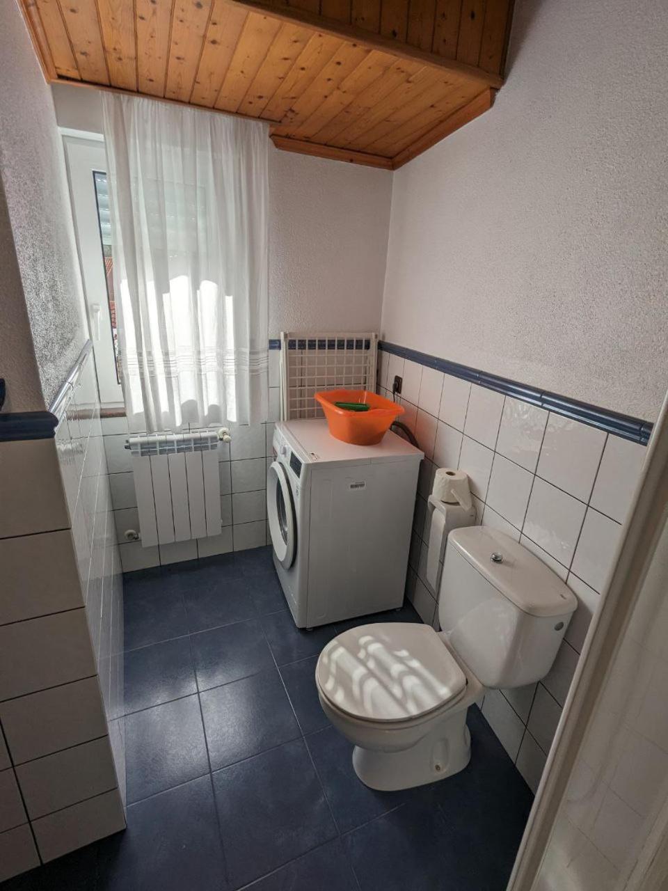 Vivienda Turistica Vacacional Maricarmen Ξενοδοχείο Arou Εξωτερικό φωτογραφία